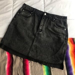 black denim mini skirt 🖤